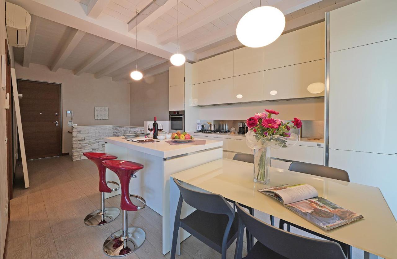Giulia Luxury Apartment Sirmione Buitenkant foto