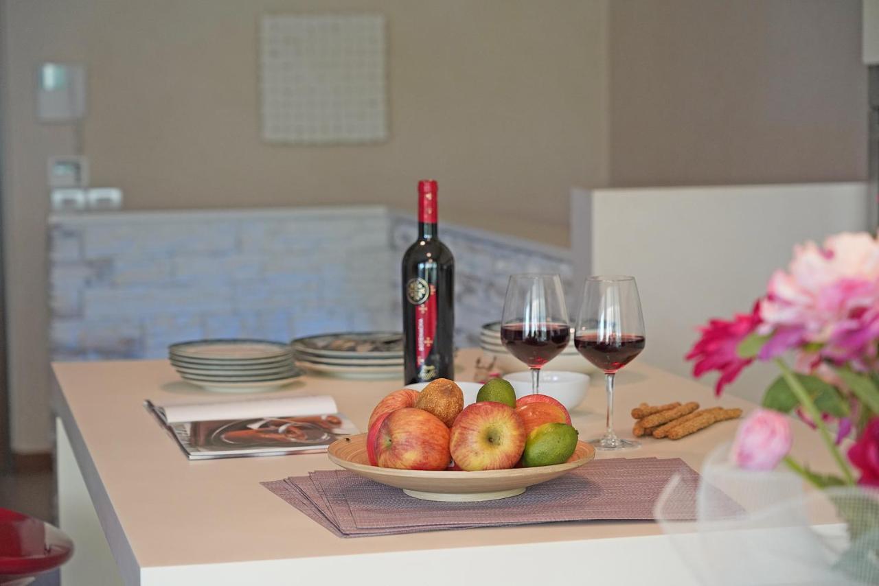 Giulia Luxury Apartment Sirmione Buitenkant foto